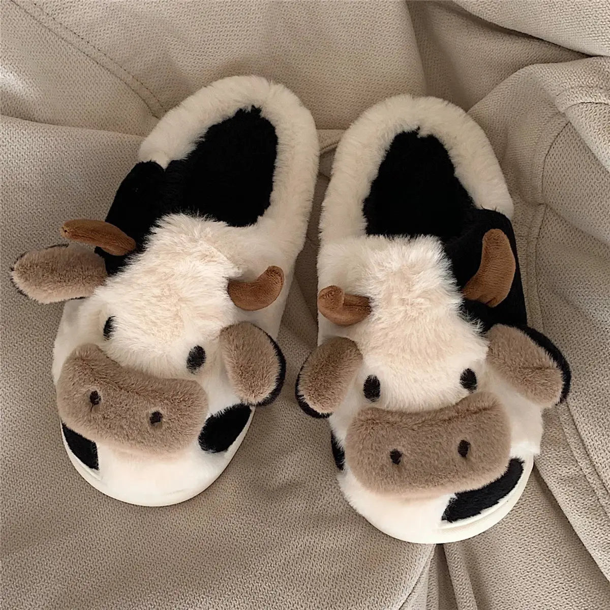 Pantuflas de Felpa con Diseño de Vaca